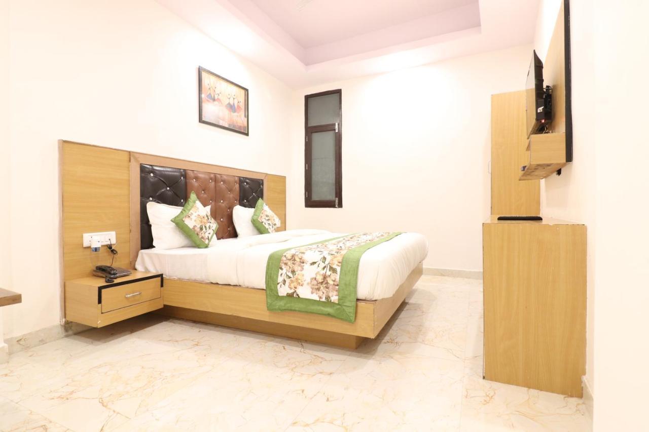 Hotel Hari International - Noida Sector 11 外观 照片