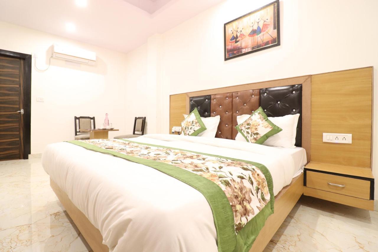 Hotel Hari International - Noida Sector 11 外观 照片