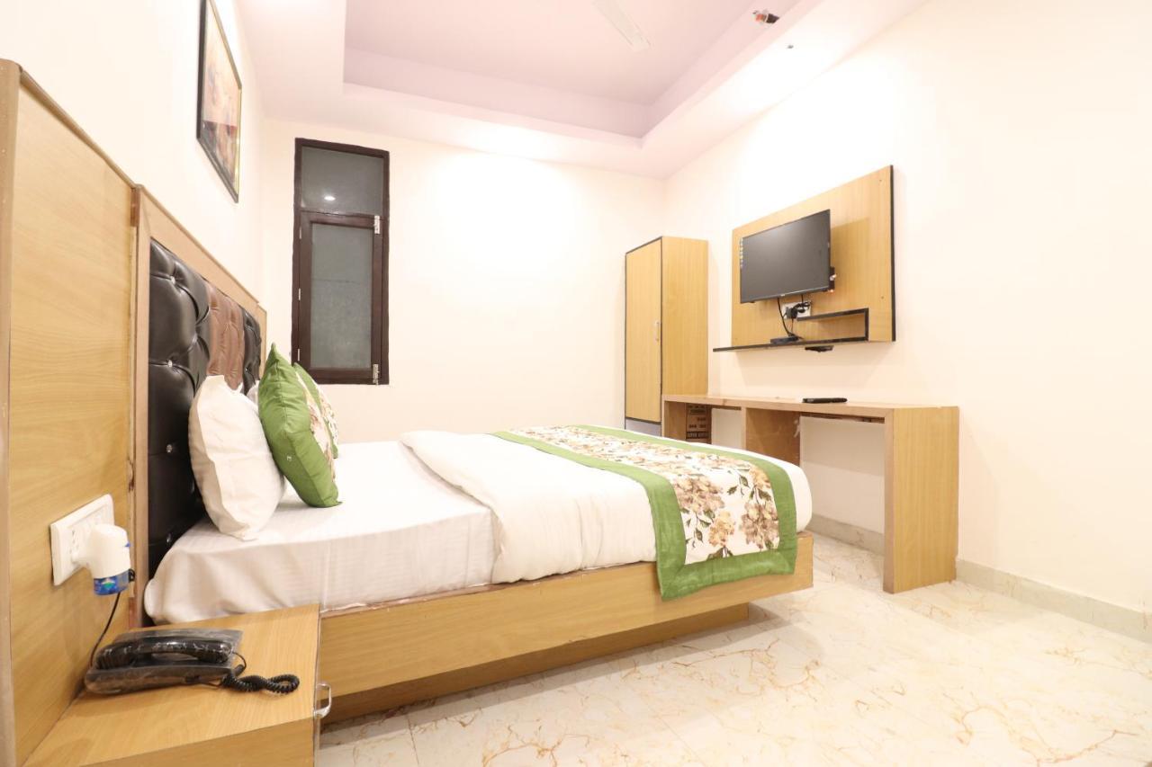 Hotel Hari International - Noida Sector 11 外观 照片