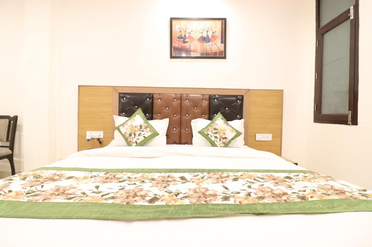 Hotel Hari International - Noida Sector 11 外观 照片