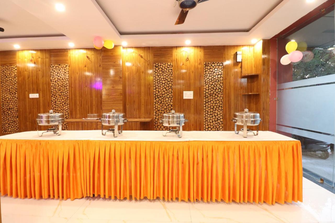 Hotel Hari International - Noida Sector 11 外观 照片