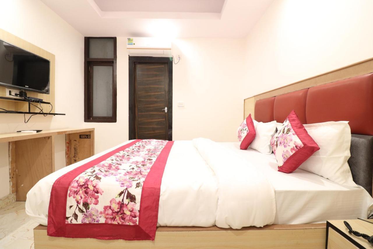 Hotel Hari International - Noida Sector 11 外观 照片