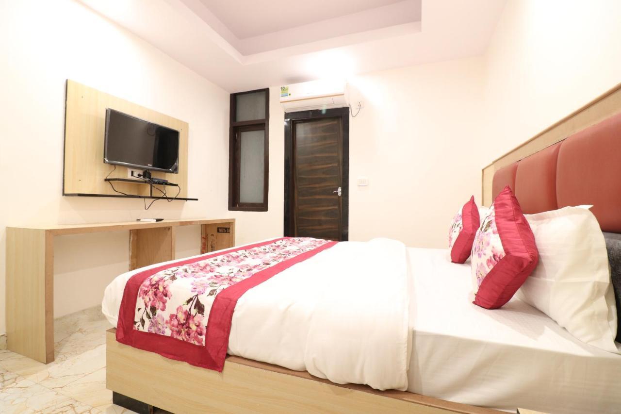 Hotel Hari International - Noida Sector 11 外观 照片