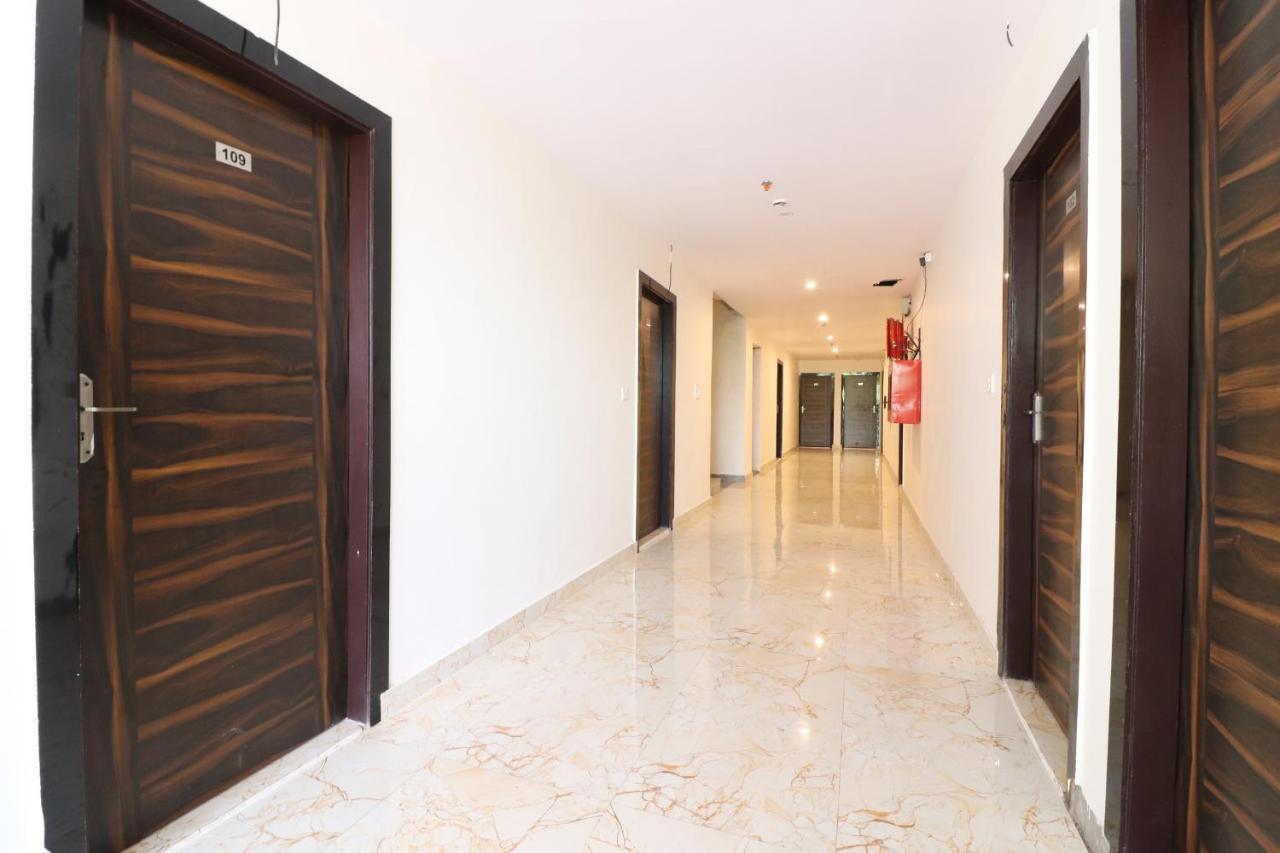 Hotel Hari International - Noida Sector 11 外观 照片