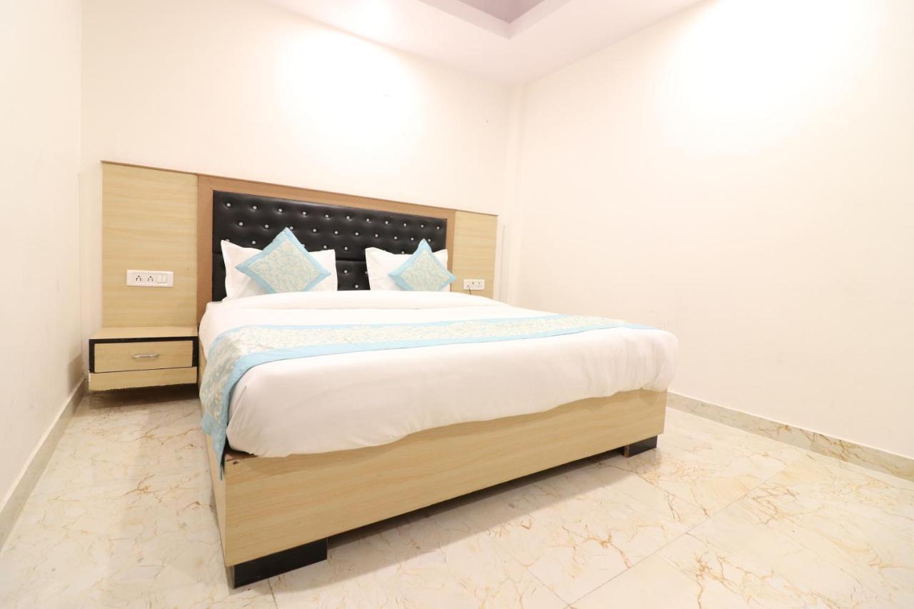 Hotel Hari International - Noida Sector 11 外观 照片