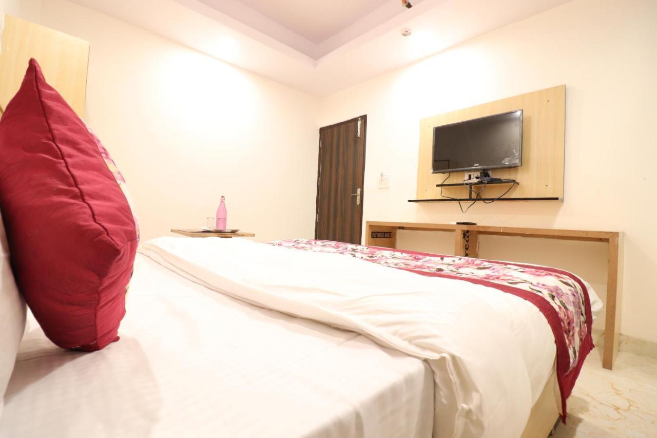 Hotel Hari International - Noida Sector 11 外观 照片