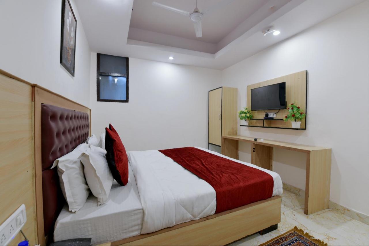 Hotel Hari International - Noida Sector 11 外观 照片
