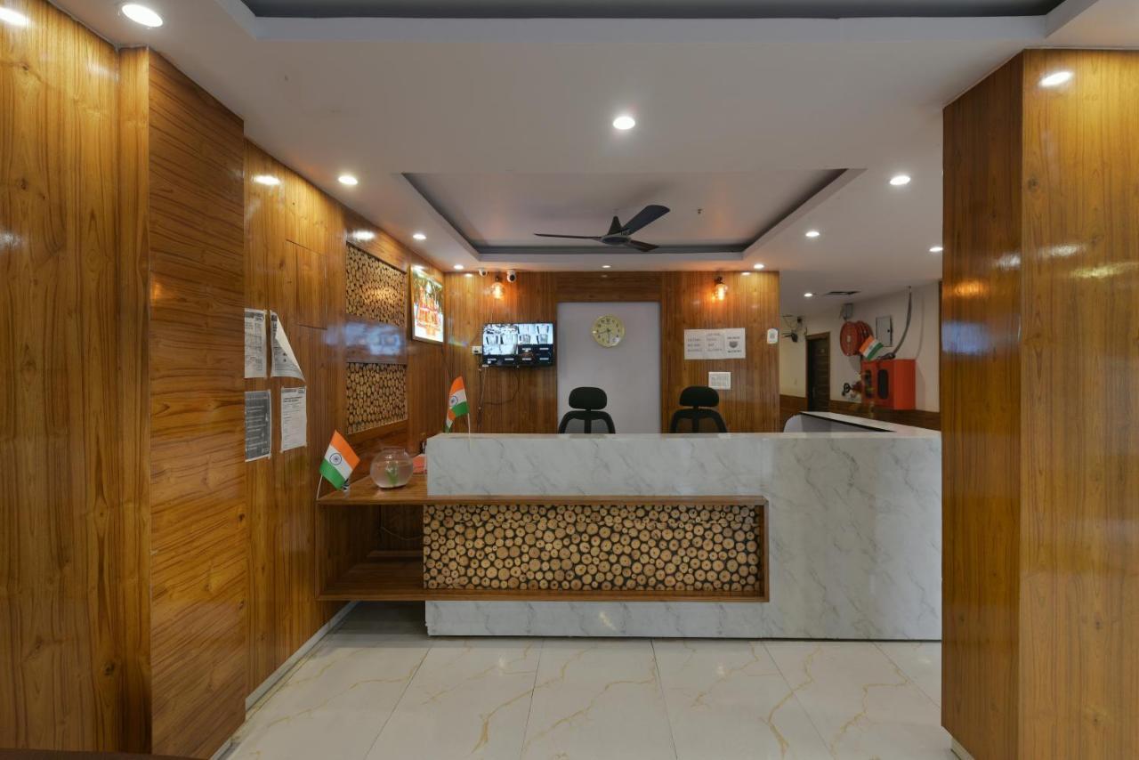 Hotel Hari International - Noida Sector 11 外观 照片