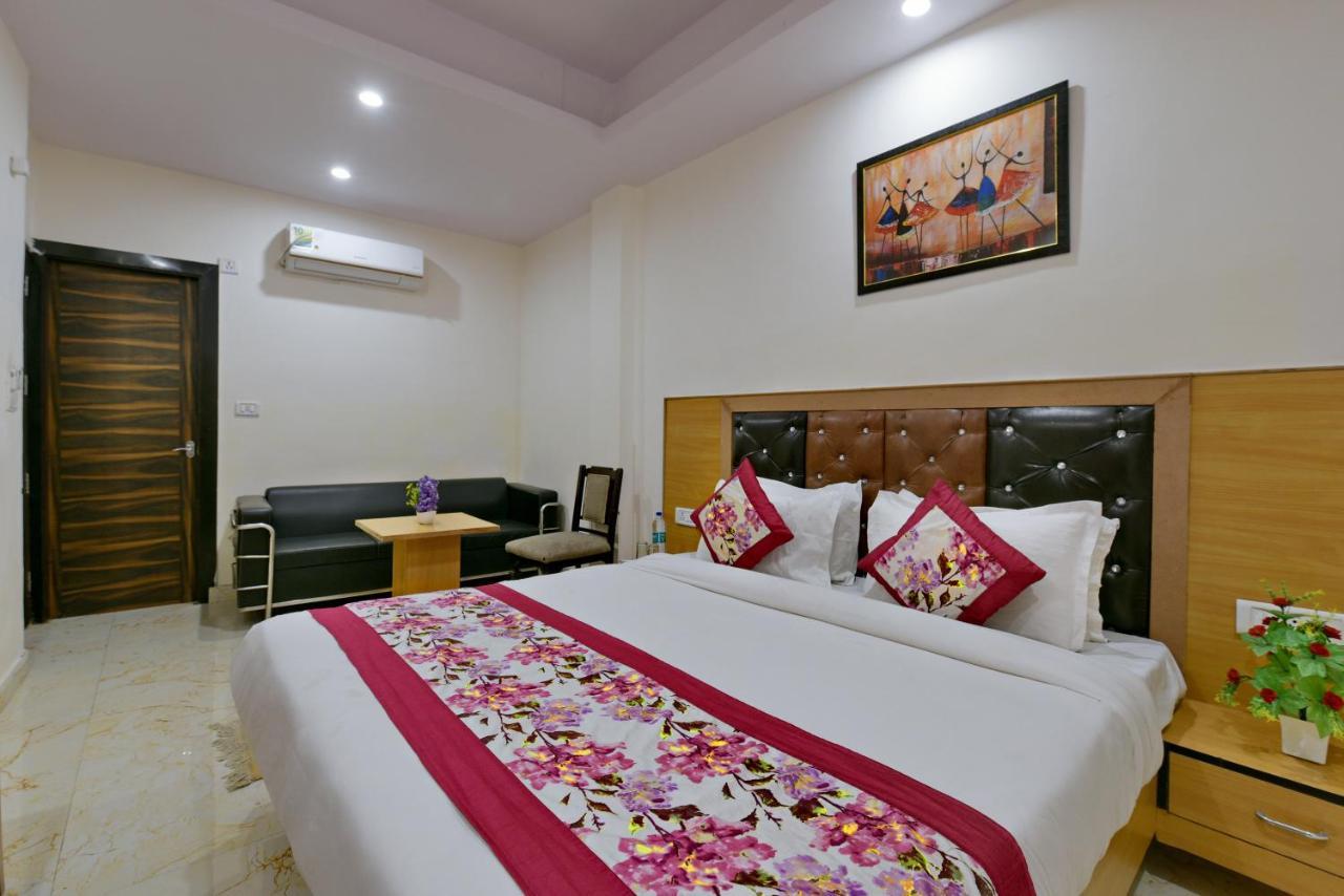 Hotel Hari International - Noida Sector 11 外观 照片