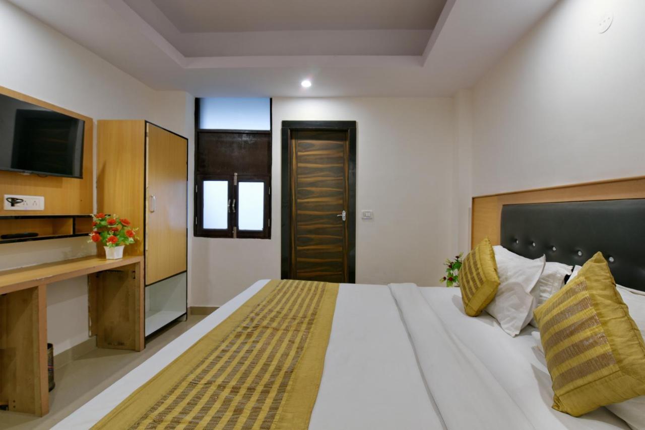 Hotel Hari International - Noida Sector 11 外观 照片