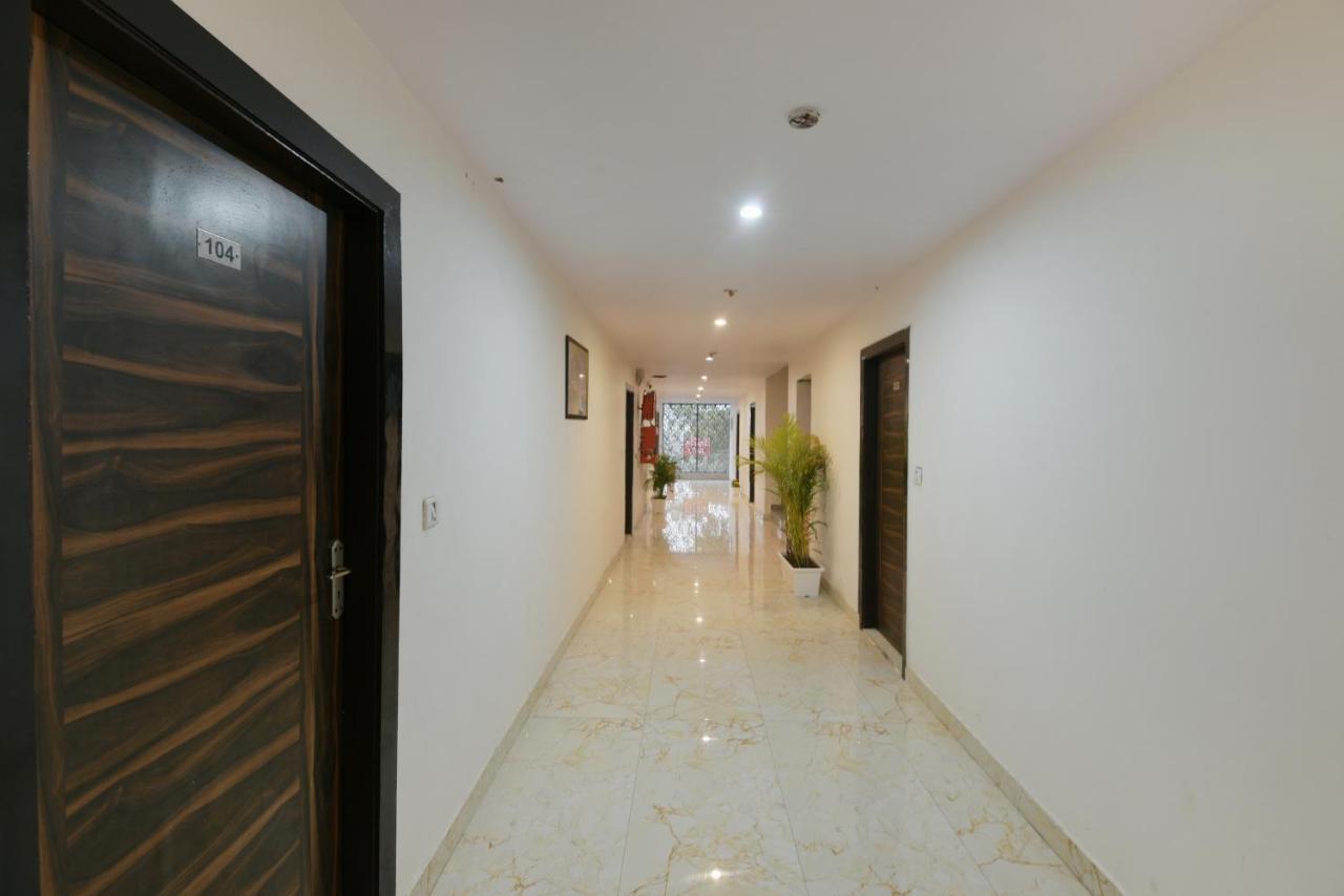Hotel Hari International - Noida Sector 11 外观 照片