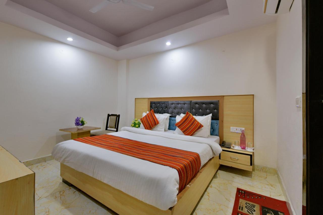 Hotel Hari International - Noida Sector 11 外观 照片