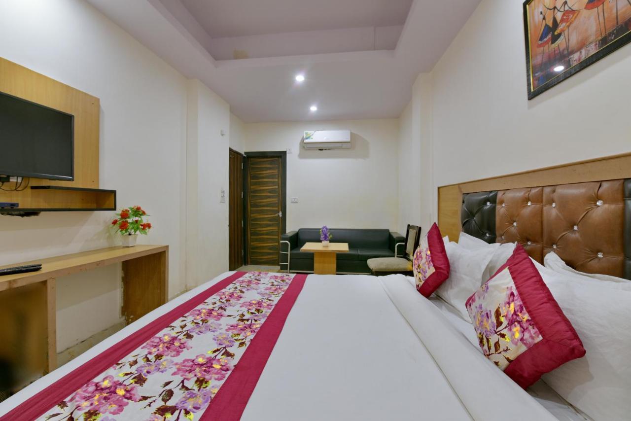 Hotel Hari International - Noida Sector 11 外观 照片