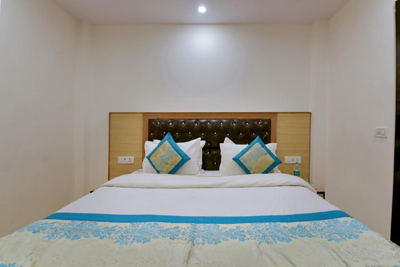 Hotel Hari International - Noida Sector 11 外观 照片