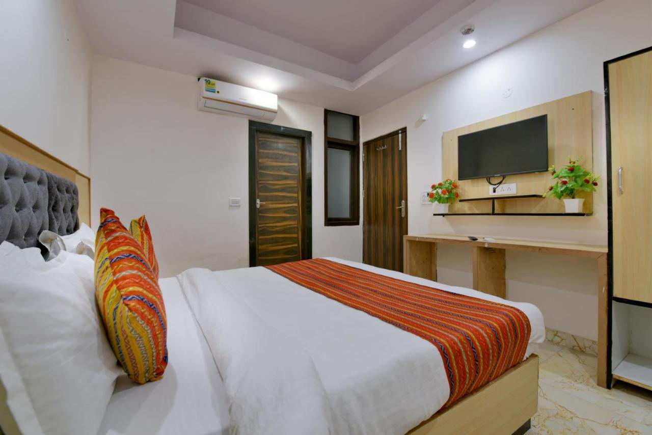 Hotel Hari International - Noida Sector 11 外观 照片