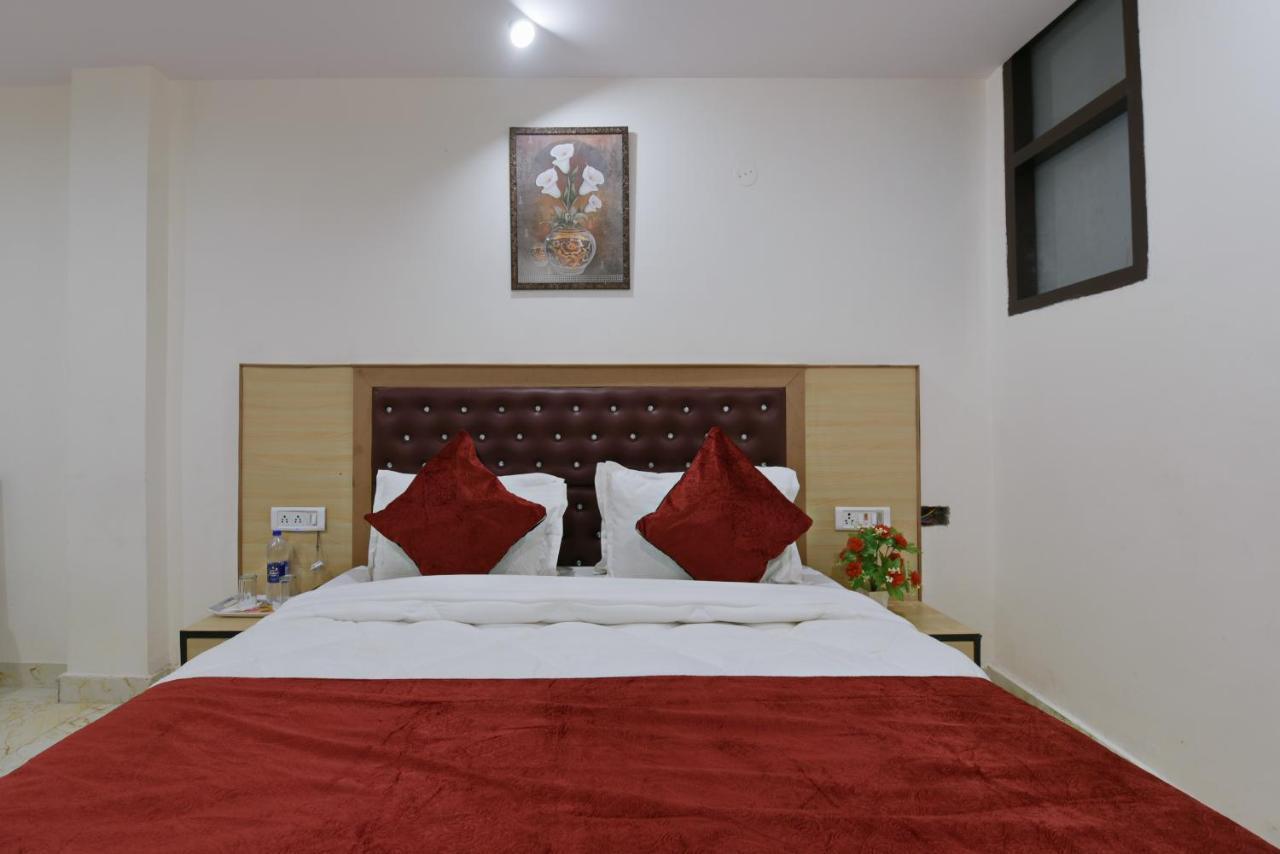 Hotel Hari International - Noida Sector 11 外观 照片