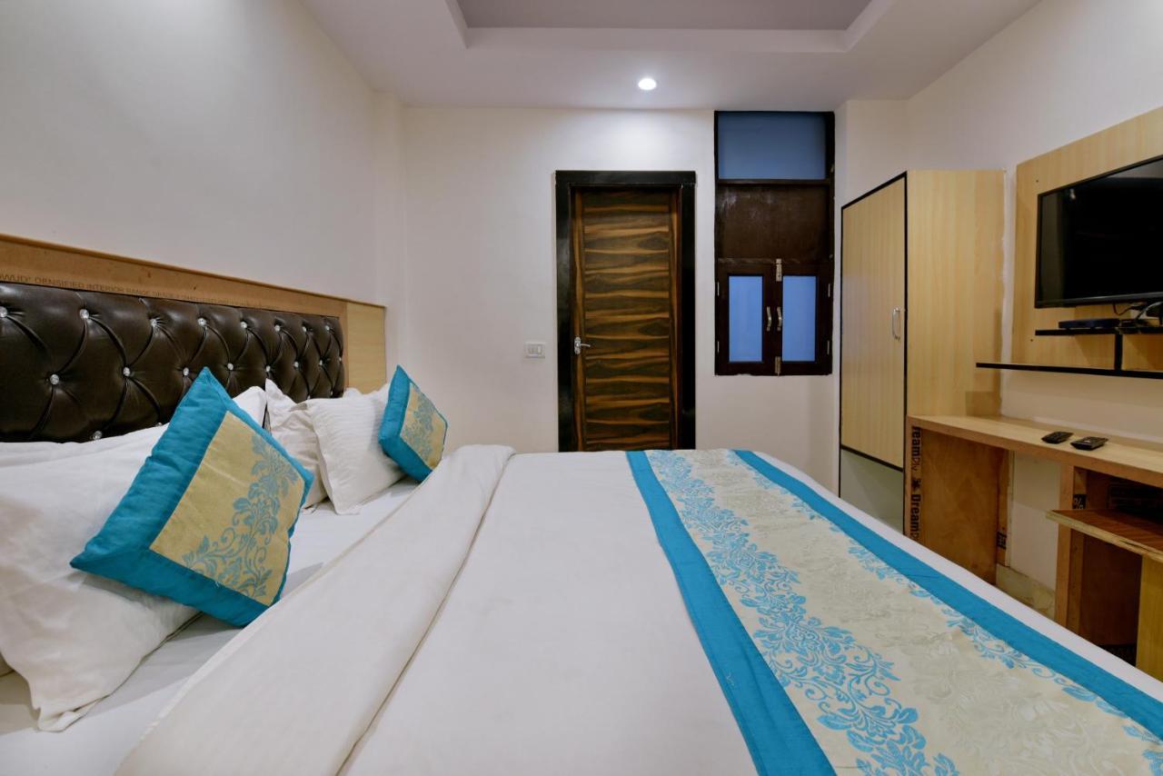 Hotel Hari International - Noida Sector 11 外观 照片